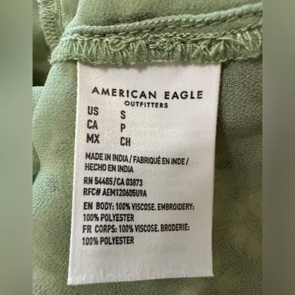 American Eagle Daisies Sage Green & white Romper Size Small - Picture 11 of 12